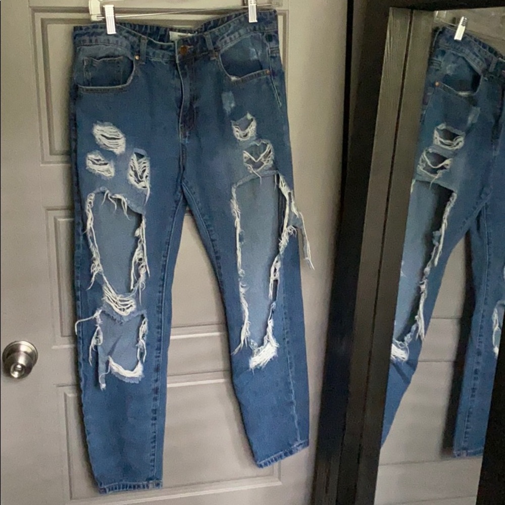 ripped boyfriend jeans